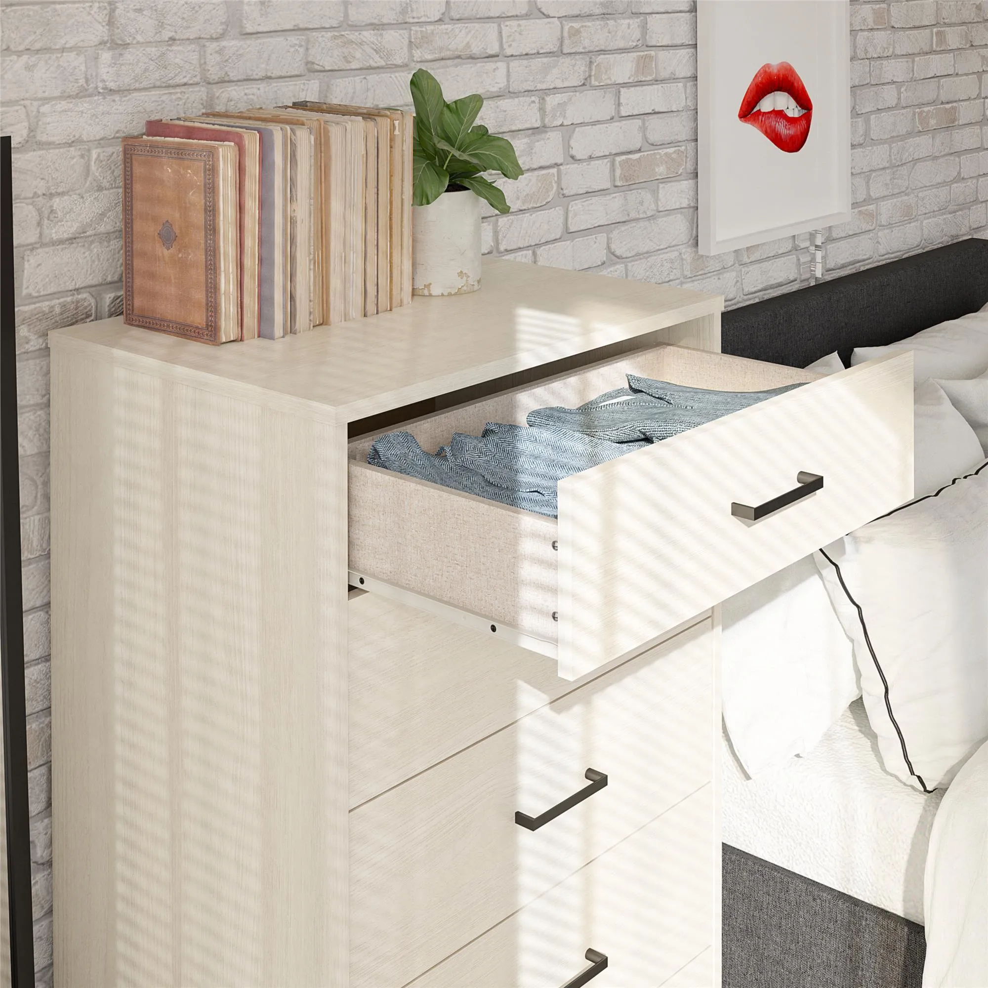 Kelly 5 Drawer Dresser