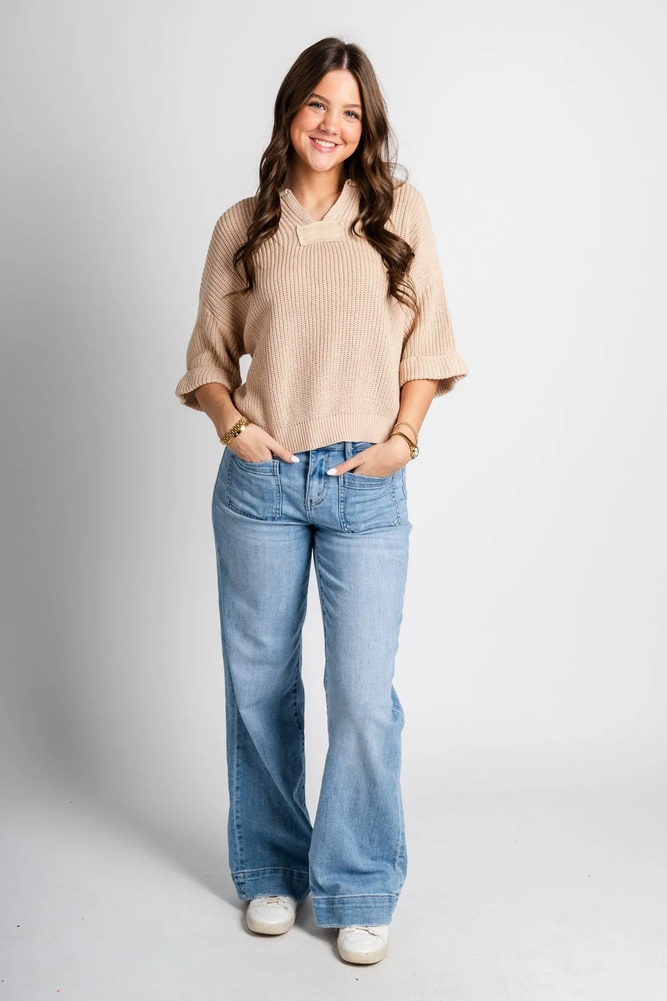 Notch neck sweater taupe