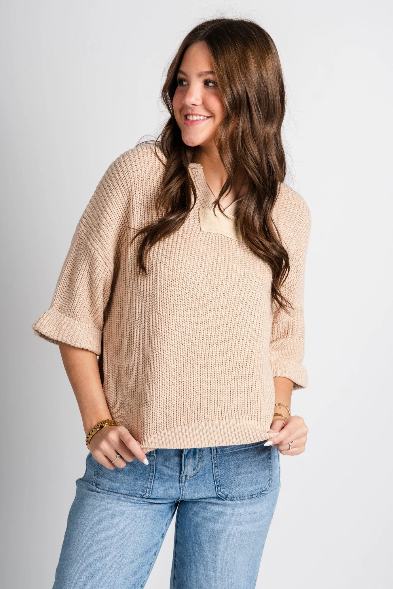 Notch neck sweater taupe